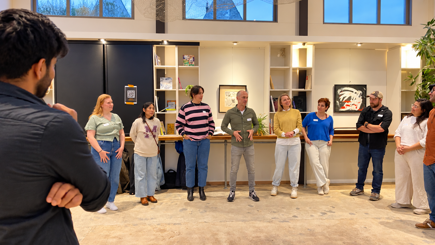 Deelnemers luisteren naar elkaar tijdens de workshop